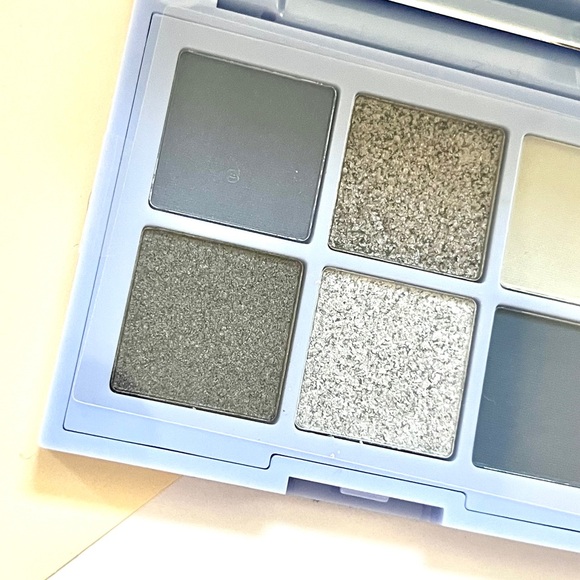 🏷️ Essence “ice ice baby!” eye shadow palette gray silver metallic matte blue - Picture 11 of 12